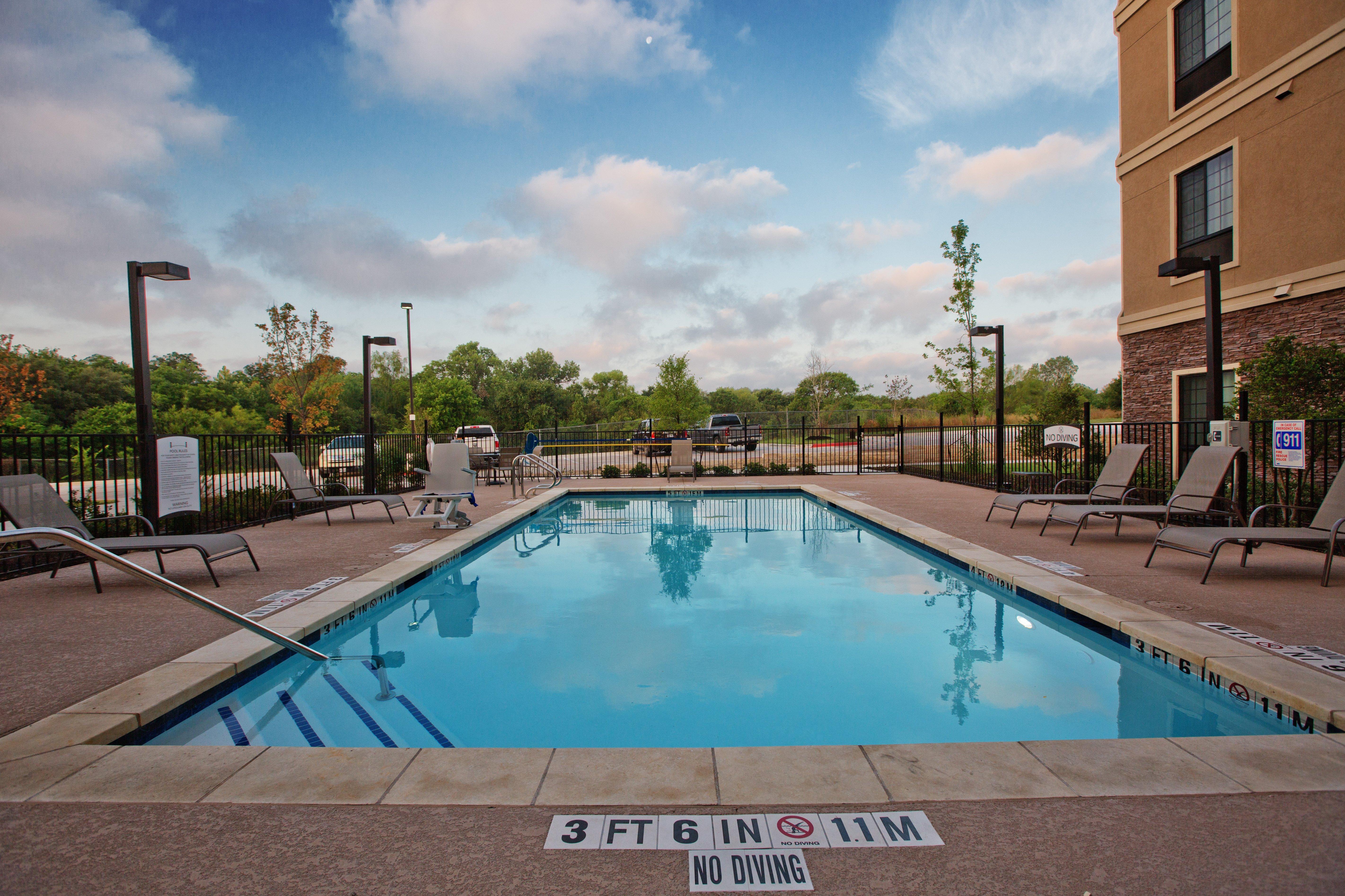 Staybridge Suites Austin South Interstate Hwy 35 By Ihg Bagian luar foto